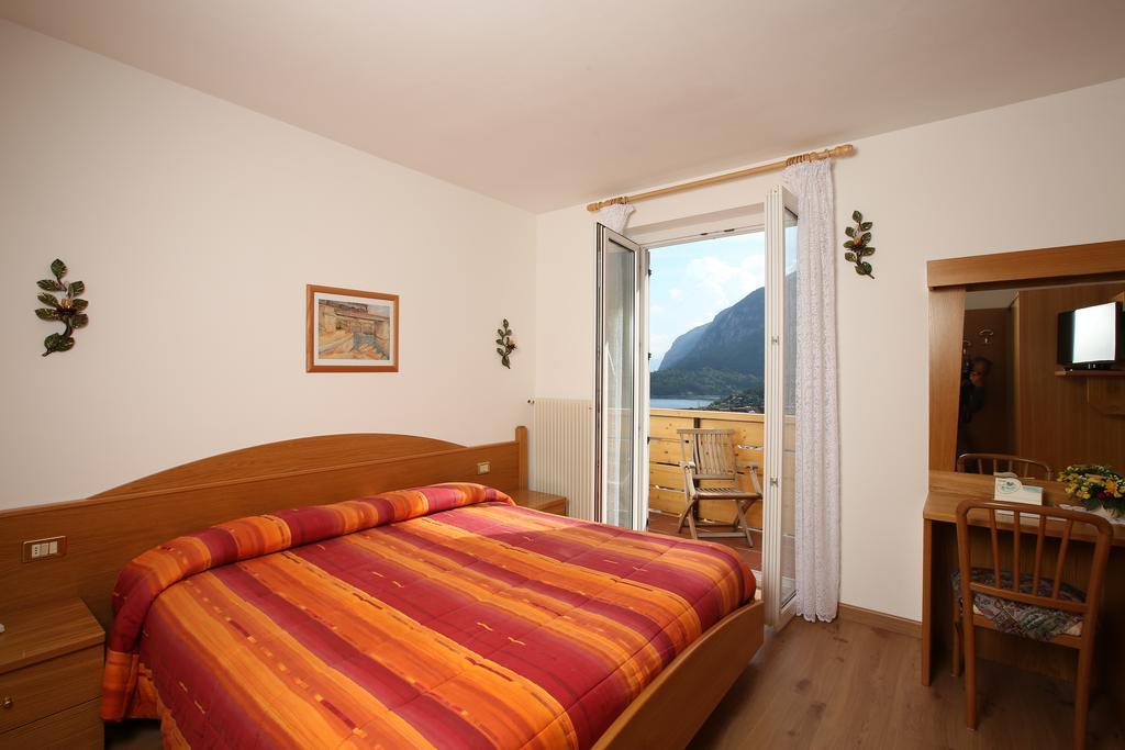 Hotel Garni Villanova Molveno Eksteriør billede
